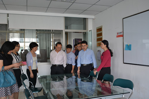 参观伟德bv1946实验室